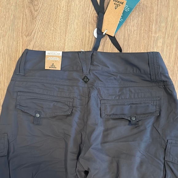 Women's Grey Convertible Prana Pants - Picture 3 of 9